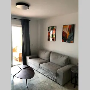 https://cozy-2-bedroom-apartment-parking-included.1costadelsol.com